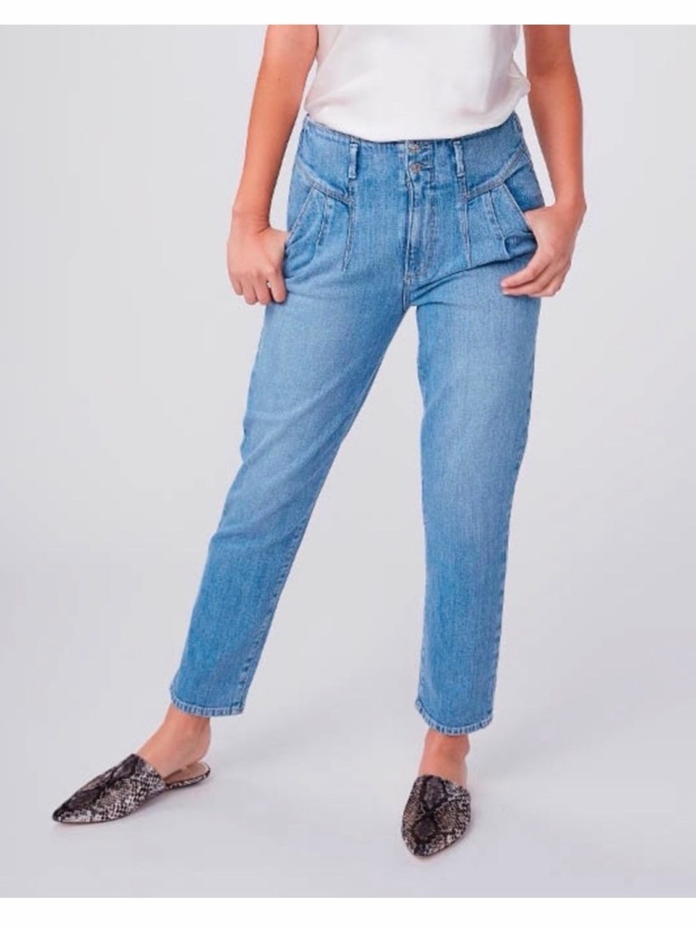 PAIGE Denim Light Wash Sarah Straight Ankle Jeans Size 28 Like New - Picture 3 of 16